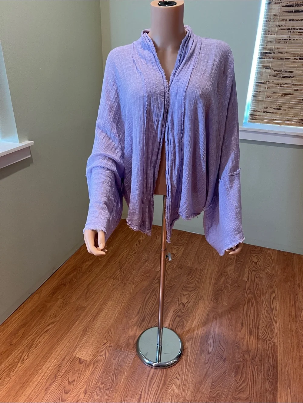 Lavender Lightweight Open Front Top Size M/L